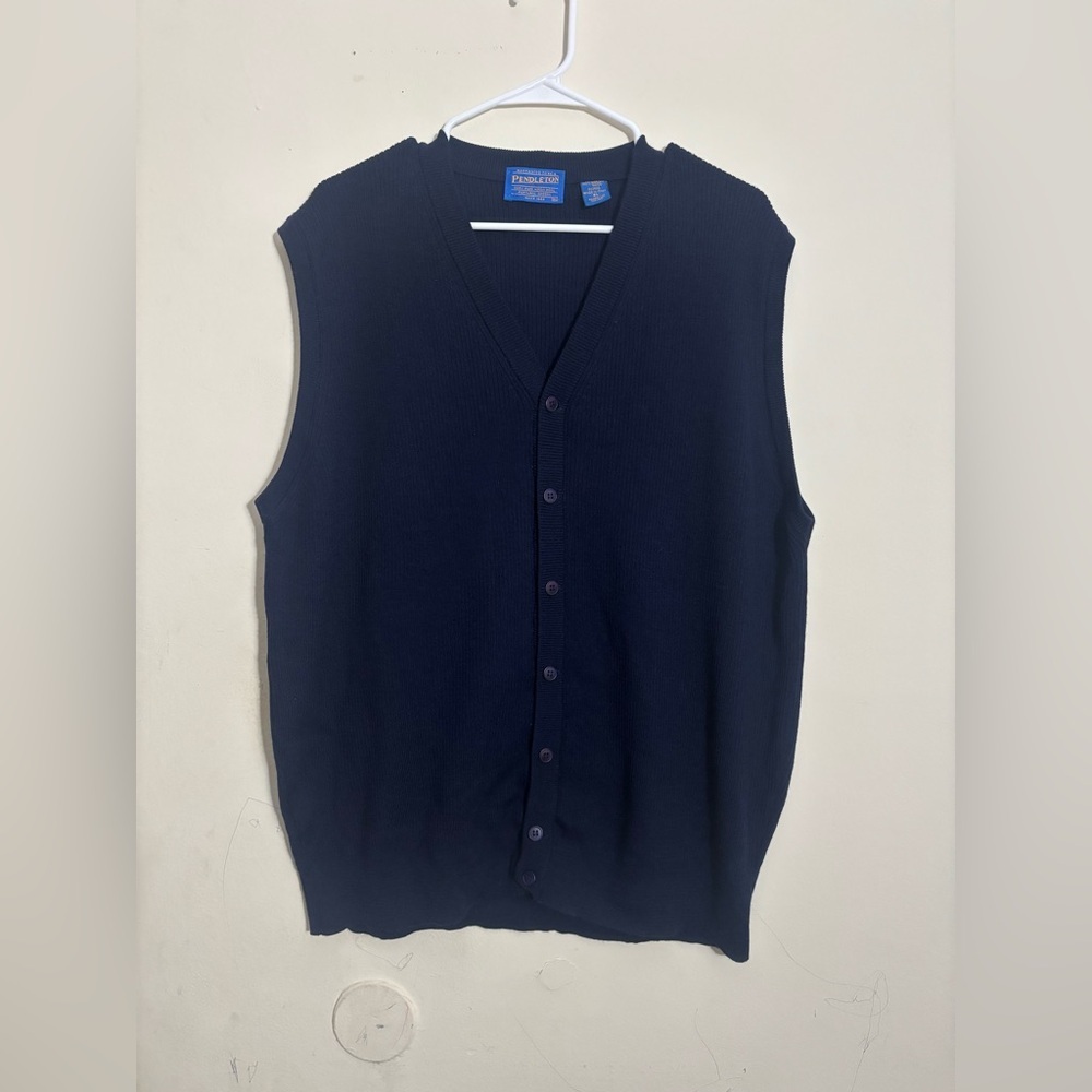 Vintage‎ Pendleton Vest Mens
Size XL Navy Blue 100%
Merino Wool